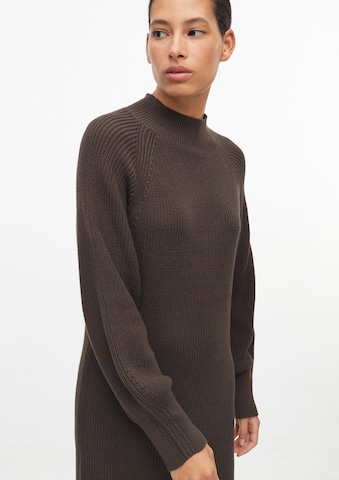 Robes en maille s.Oliver en marron : devant