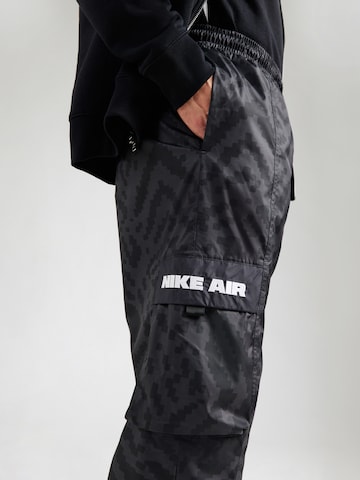 Nike Sportswear Regular Cargobyxa 'AIR' i grå