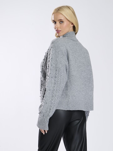 Finding Friday Trui in Grijs