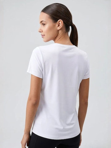 Maglietta 'T-Shirts' di Tommy Life in bianco