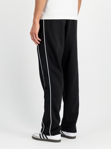 ALPHA INDUSTRIES Regular Sportbyxa i svart