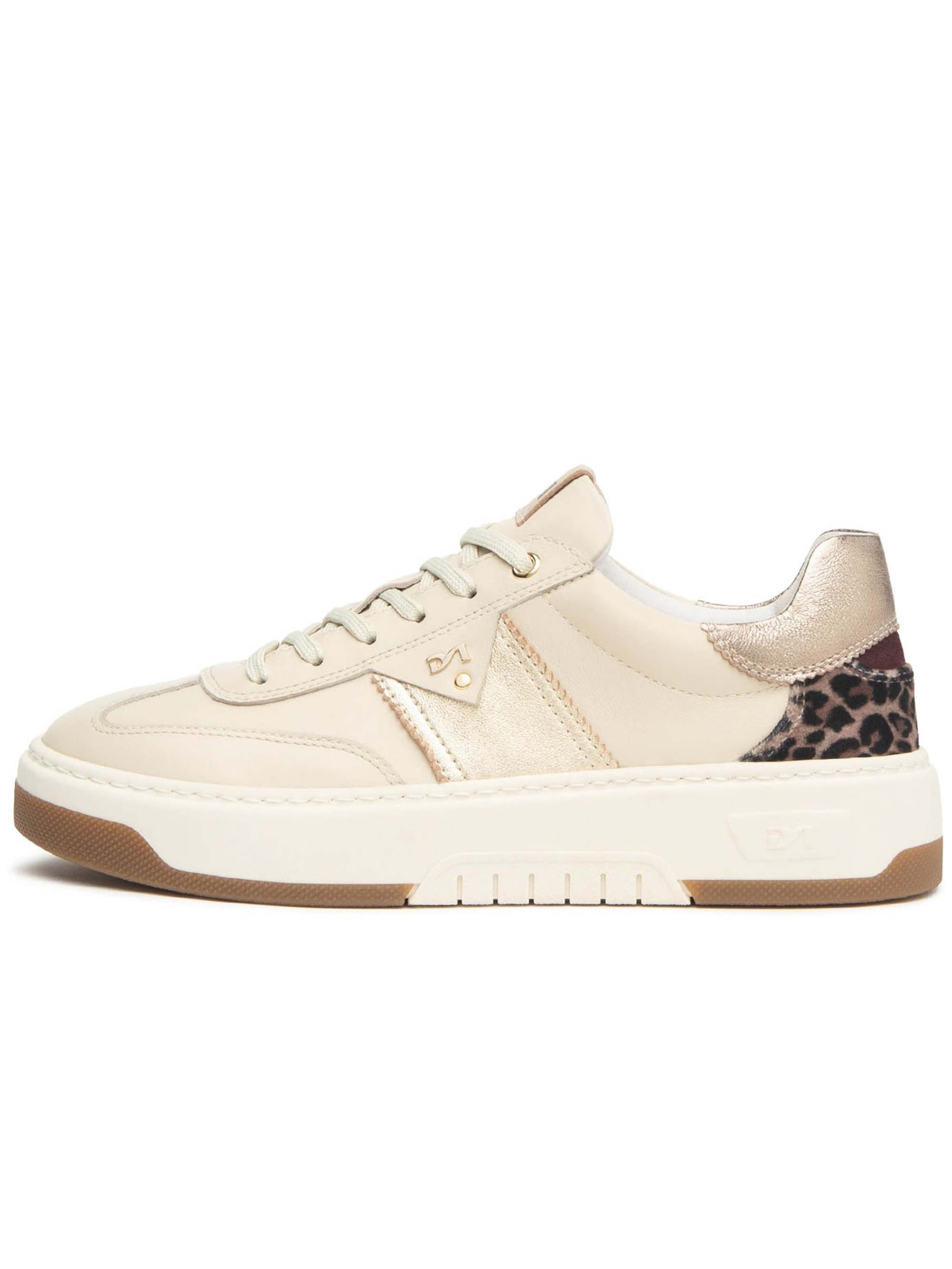 Baskets basses Nero Giardini en blanc : devant