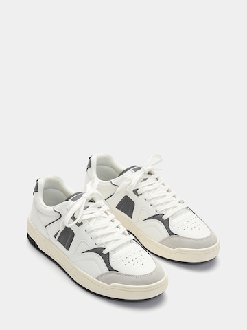 Pull&Bear Låg sneaker i vit