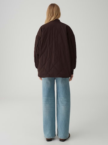 brūns OPUS Starpsezonu jaka 'Hellsy'