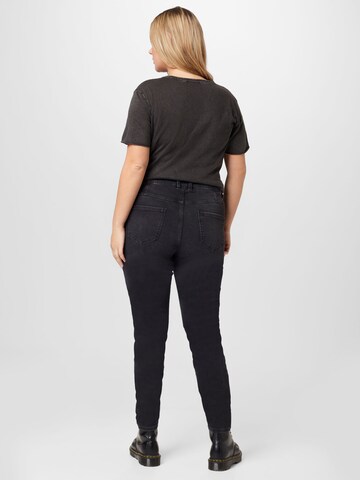 Esprit Curves Slim fit Jeans in Black