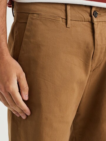 WE Fashion Slimfit Shorts in Braun