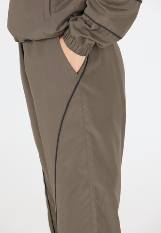 Athlecia Loosefit Sportbroek 'Arishi' in Grijs