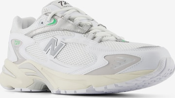 new balance Sneakers in White: front