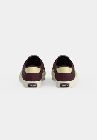 ADIDAS ORIGINALS Låg sneaker 'NISI' i brun