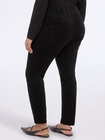 Coupe slim Pantalon Fiorella Rubino en noir