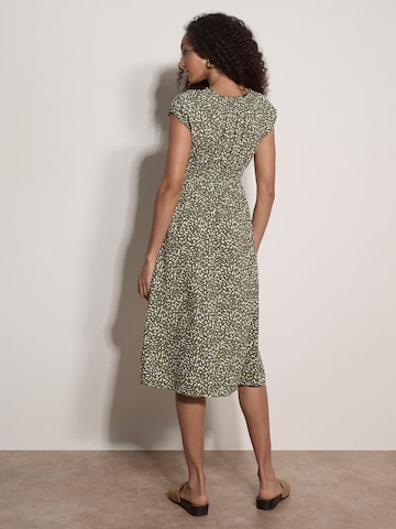 Apricot Kleid in Grün