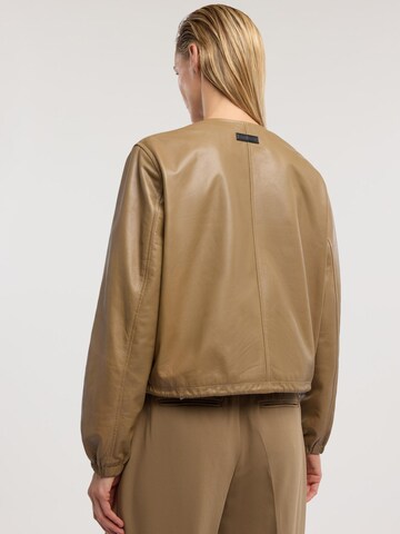 Cappotto invernale di Trussardi in marrone