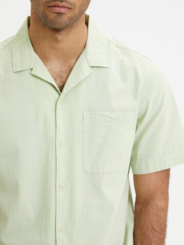 SELECTED HOMME Regular fit Button Up Shirt 'Ray' in Green