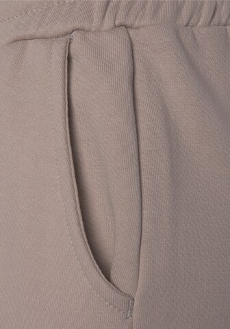 LASCANA Tapered Hose in Grau