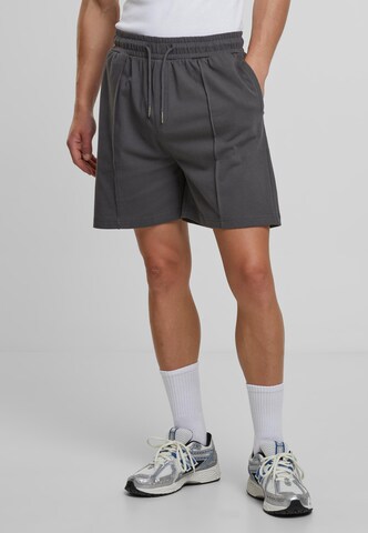 Urban Classics Loose fit Trousers in Grey: front