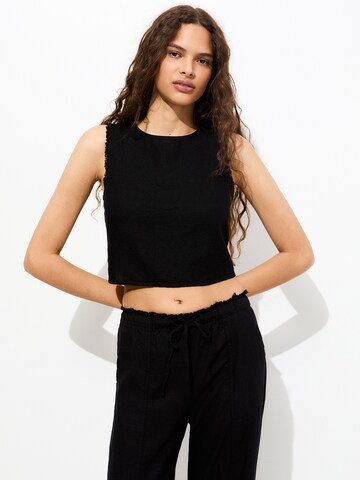 Pull&BearTop - crna boja: prednji dio
