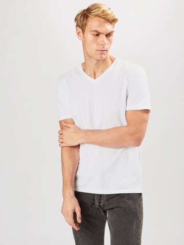 Coupe regular T-Shirt 'CLASSIC' GAP en blanc : devant