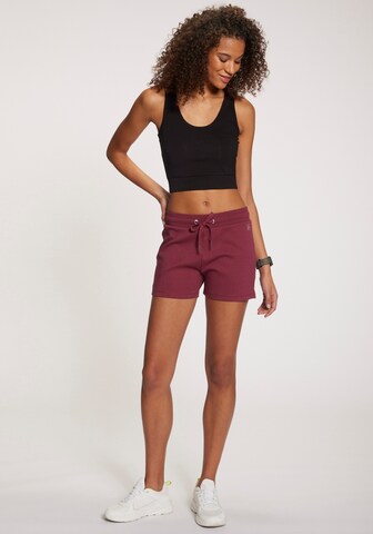 regular Pantaloni sportivi di LASCANA ACTIVE in rosso