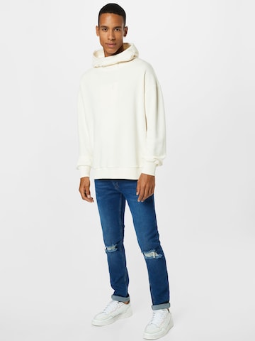 NU-IN ACTIVE Sweatshirt in Weiß