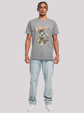 T-Shirt 'Tom und Jerry The Chase Is On' F4NT4STIC en gris