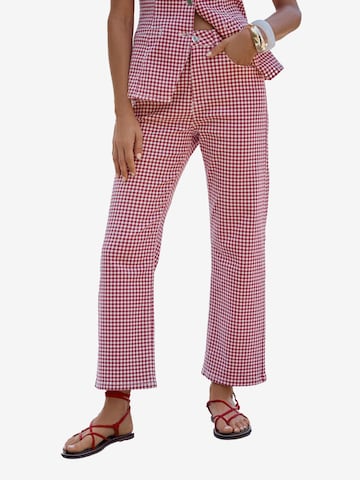 love & roses Loosefit Jeans i rød: forside