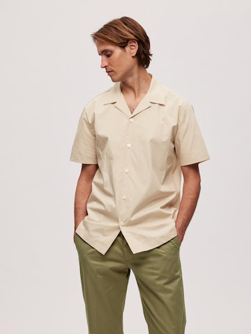 SELECTED HOMME - Ajuste regular Camisa 'Meo' en beige: frente