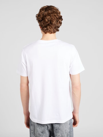 MAKIA - Camiseta 'Heartache' en blanco