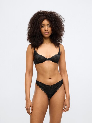 Dorina Tanga – černá