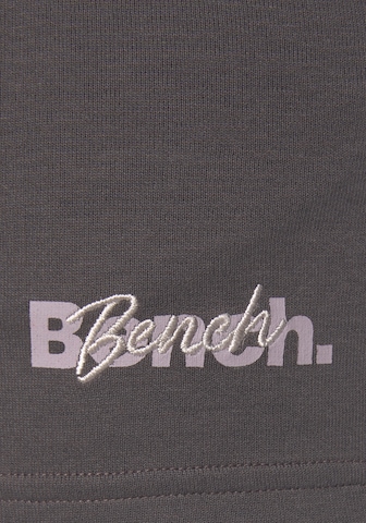 BENCH Regular Sportbroek in Grijs