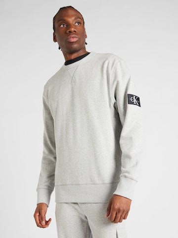 Calvin Klein Jeans Sweatshirt in Grijs: voorkant