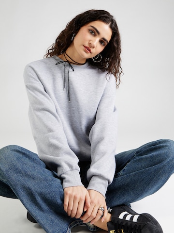 STUDIO SELECT Sweatshirt 'Ireen' in Grau