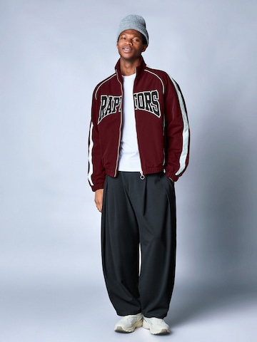 Bershka Prechodná bunda - Červená