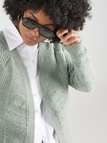 Cardigan 'Jessa' ABOUT YOU en vert