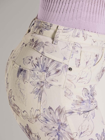 MADELEINE Slimfit Broek in Wit