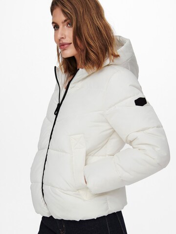 ONLY Zimná bunda 'Amanda' - biela
