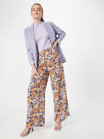 Dorothy Perkins Široke hlačnice Hlače | vijolična barva
