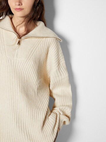 Bershka Pullover in Beige