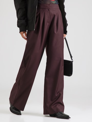 Harper & Yve Regular Pleat-front trousers in Brown: front