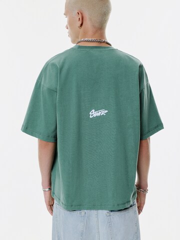 Pull&Bear T-shirt 'STWD' i grön: framsida