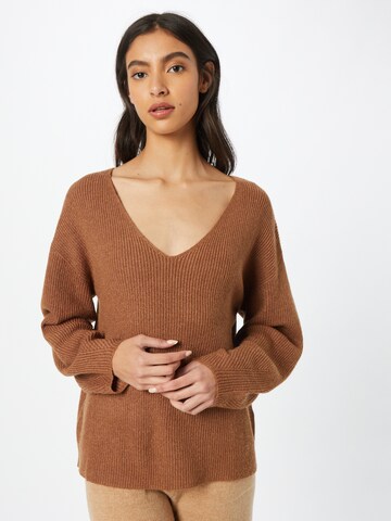 VILA Sweater in Brown: front