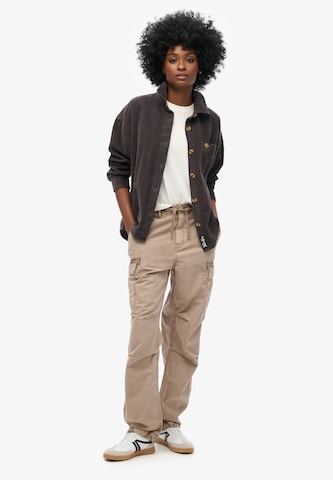Superdry Loosefit Cargobroek 'Para' in Beige: voorkant