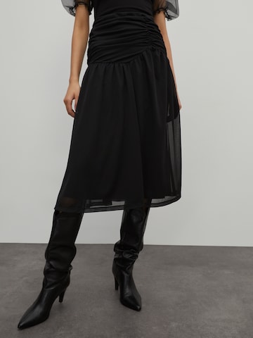 EDITED Spódnica 'Lianne' w kolorze czarny: przód