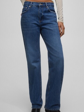 Pull&Bear Regular Jeans in Blauw: voorkant