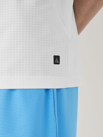 Next Paita värissä valkoinen