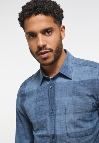 MUSTANG Comfort fit Button Up Shirt in Blue