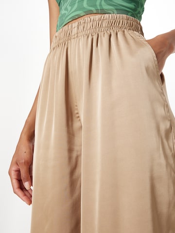 Wide Leg Pantalon Urban Classics en beige