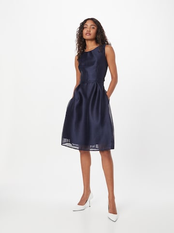 Robe de cocktail APART en bleu : devant