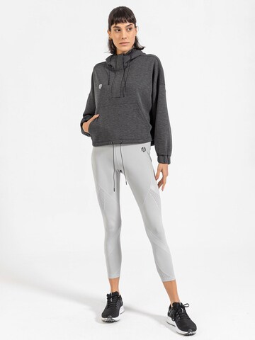 MOROTAI - Jersey talla grande 'OVERSIZED TRAVEL' en gris