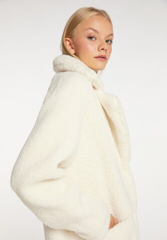 taddy Between-Seasons Coat in White