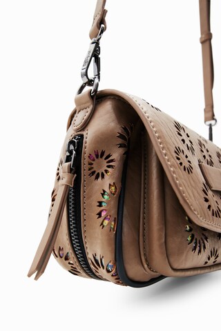 Desigual Schultertasche 'Amorino' in Braun